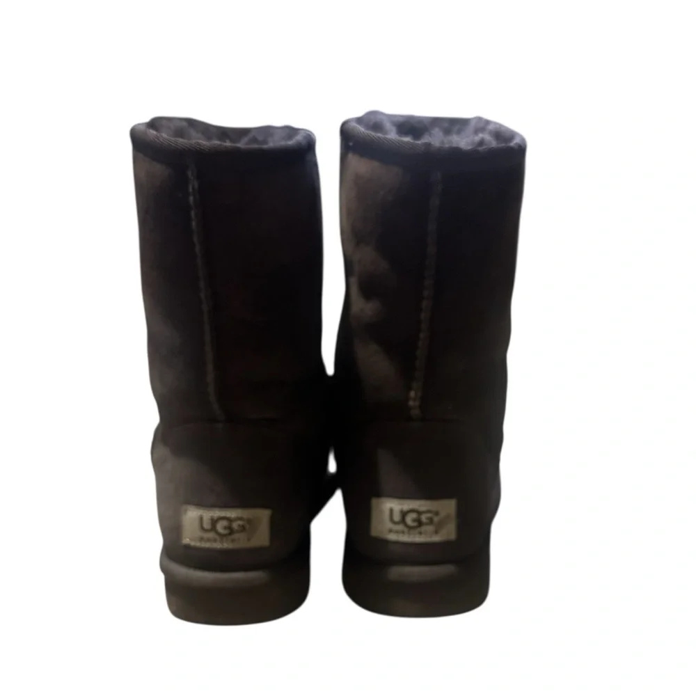 UGG Classic Short Boots Chocolate Brown Sheepskin & Suede Women’s Size 6